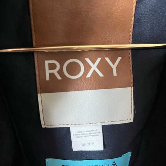 Roxy Women's Meade Ski/Snowboard Jacket with Faux Fur Hood - Dusty Rose, Small - Picture 3 of 4